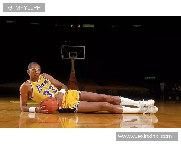 威尔特张伯伦如何推动NBA初期变革与篮球运动的发展历程 威尔特张伯伦如何推动NBA初期变革与篮球运动的发展历程